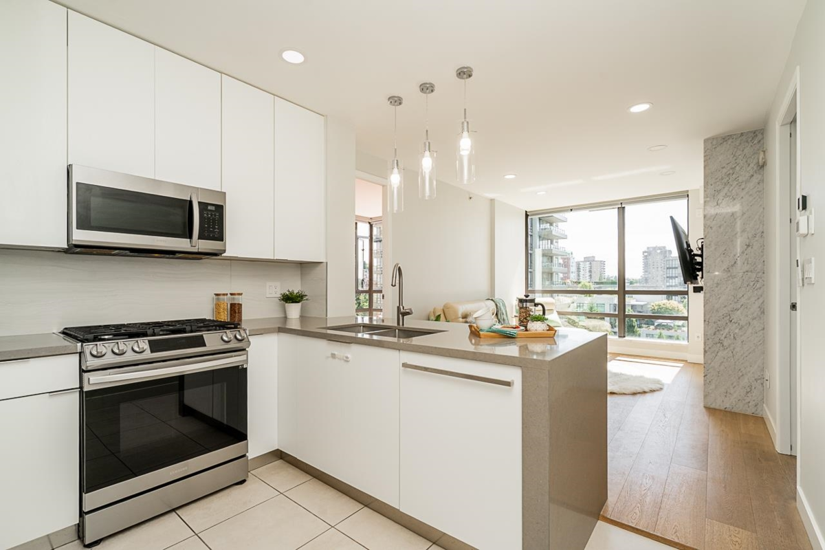 Dining Area Photo of 1002 170 W 1st Street, North Vancouver, BC