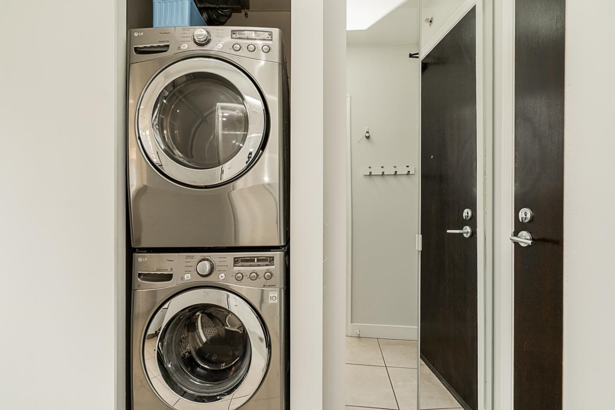 Laundry Room Photo of 1002 170 W 1st Street, North Vancouver, BC