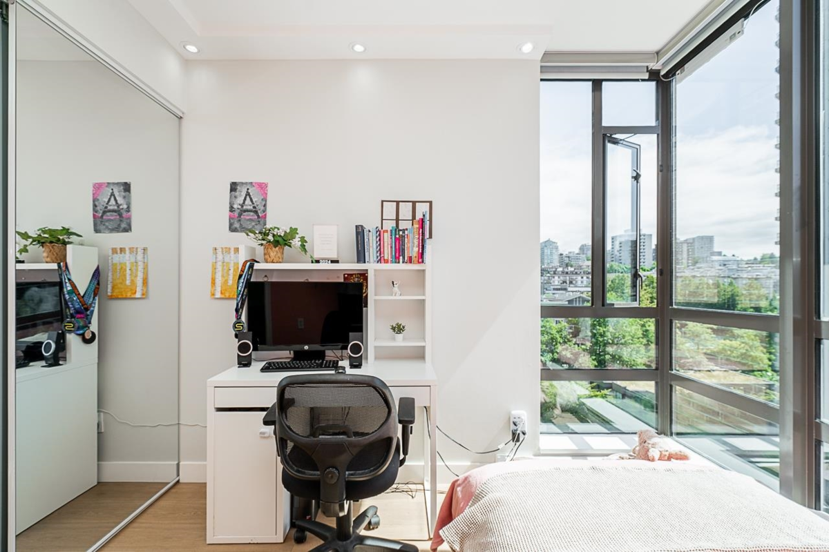 Office / Den Photo of 1002 170 W 1st Street, North Vancouver, BC