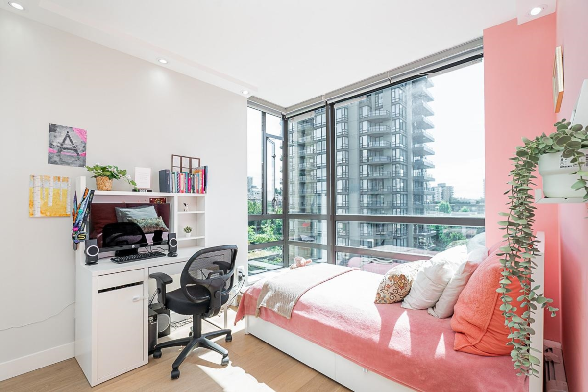 Powder Room Photo of 1002 170 W 1st Street, North Vancouver, BC