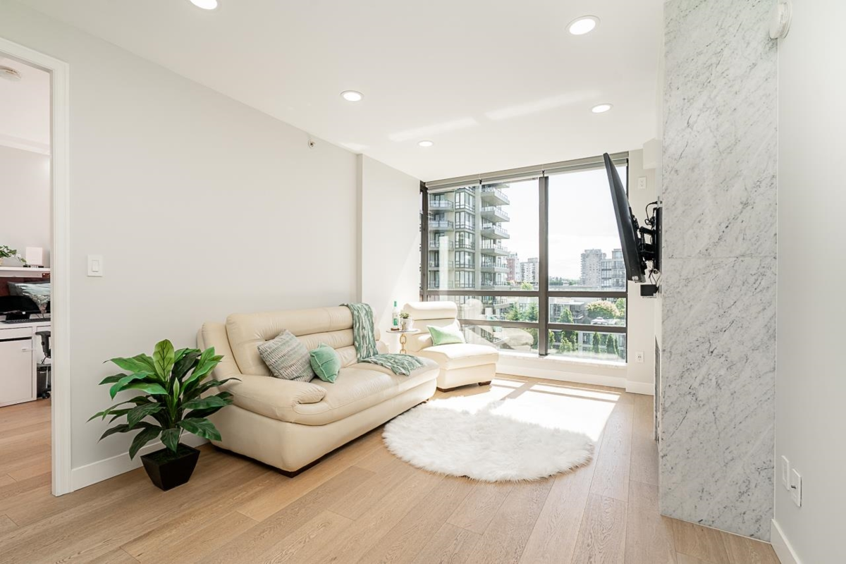 Primary Bathroom Photo of 1002 170 W 1st Street, North Vancouver, BC