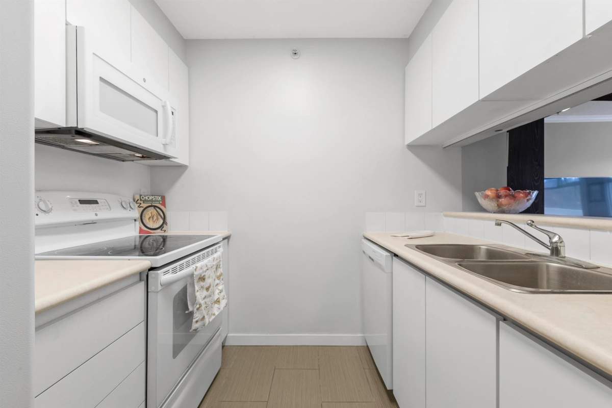 Dining Area Photo of 702 720 Carnarvon Street, New Westminster, BC
