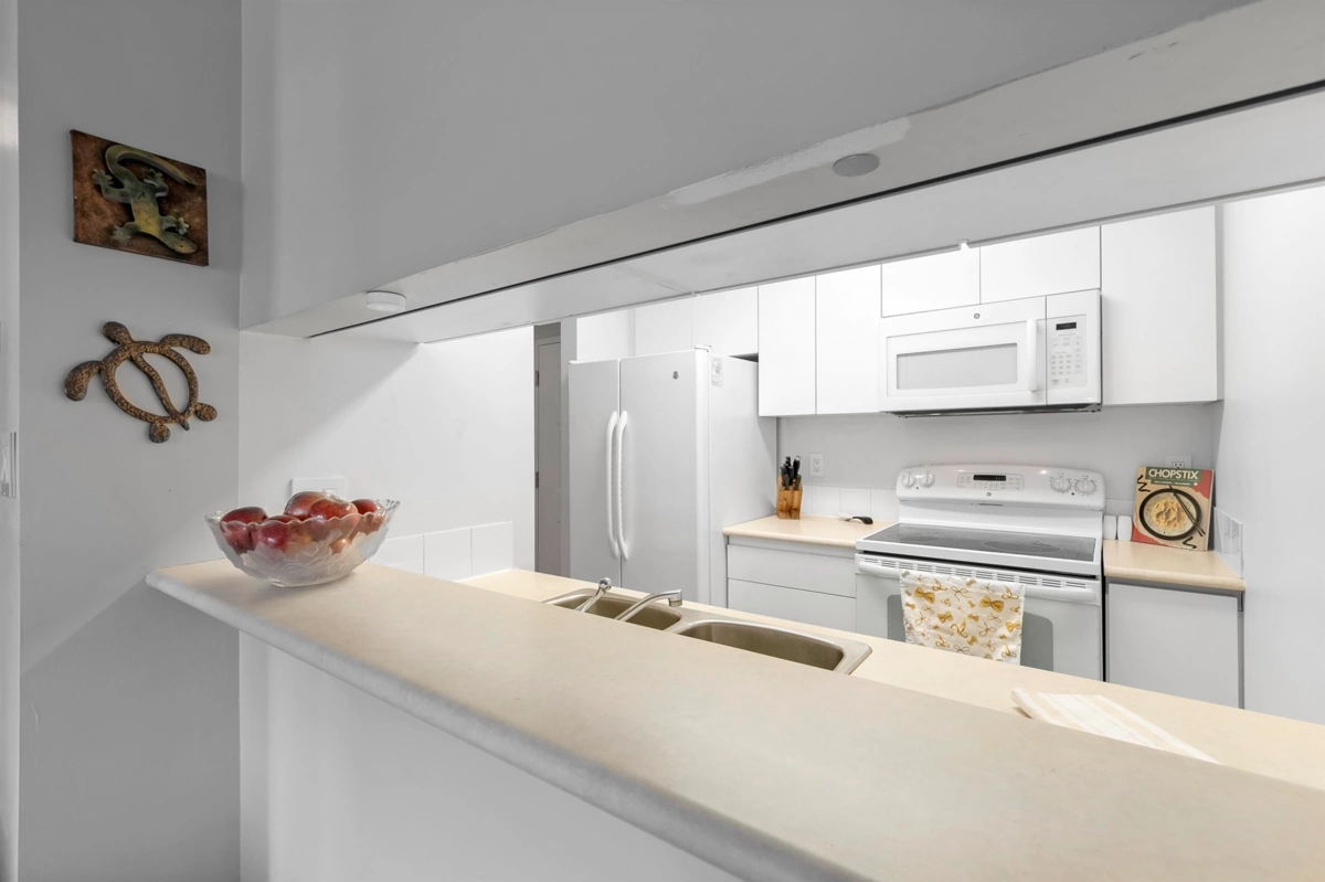 Kitchen Island Photo of 702 720 Carnarvon Street, New Westminster, BC