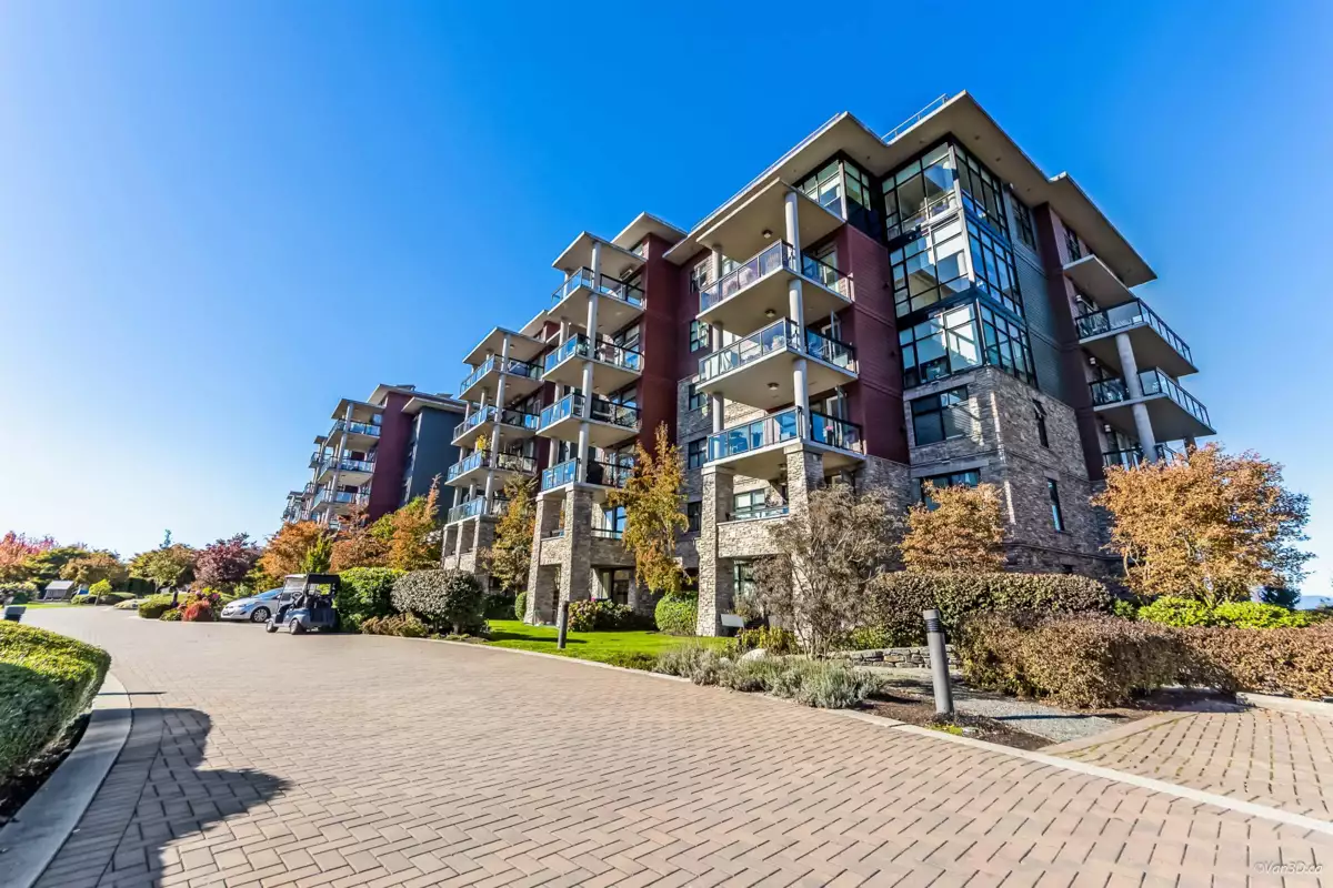 Front Yard Photo of 112 5055 Springs Boulevard, Tsawwassen, BC
