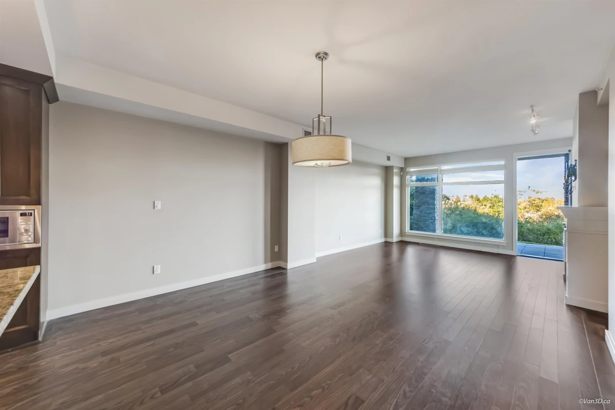 Kitchen Photo of 112 5055 Springs Boulevard, Tsawwassen, BC
