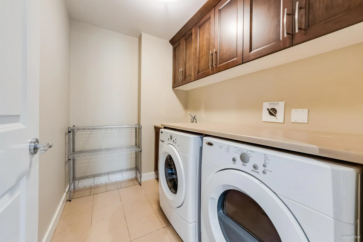 Staircase Photo of 112 5055 Springs Boulevard, Tsawwassen, BC