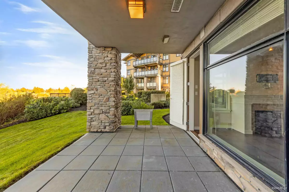 Walk-In Closet Photo of 112 5055 Springs Boulevard, Tsawwassen, BC