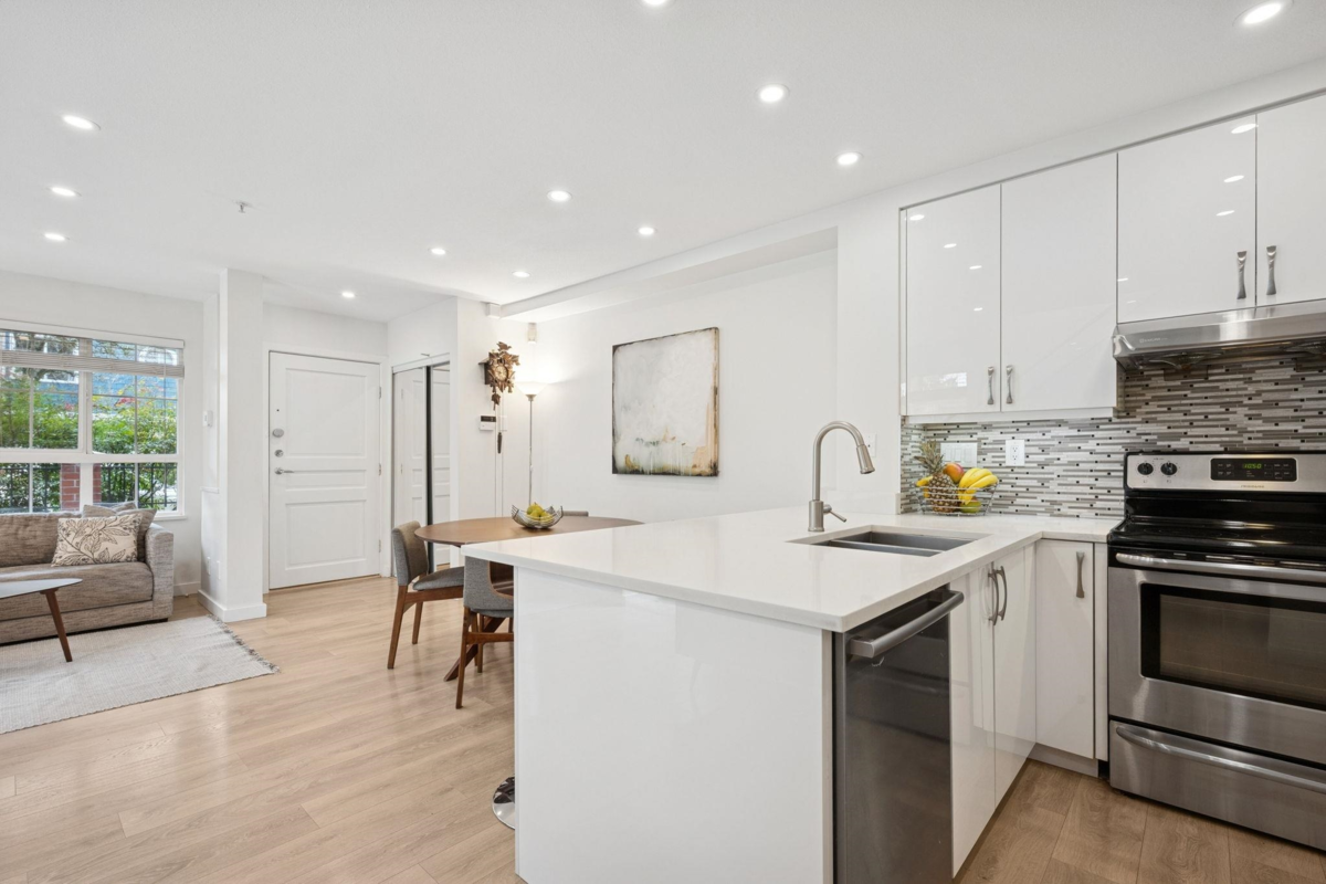Bedroom 2 Photo of 1985 Dunbar Street, Vancouver, BC