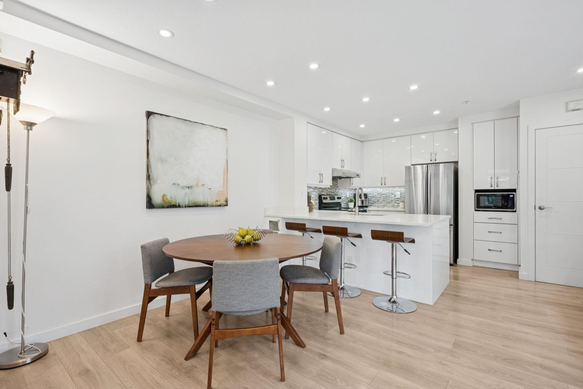 Breakfast Nook Photo of 1985 Dunbar Street, Vancouver, BC