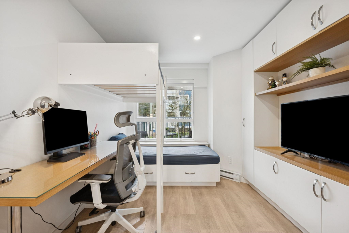 Entry Foyer Photo of 1985 Dunbar Street, Vancouver, BC