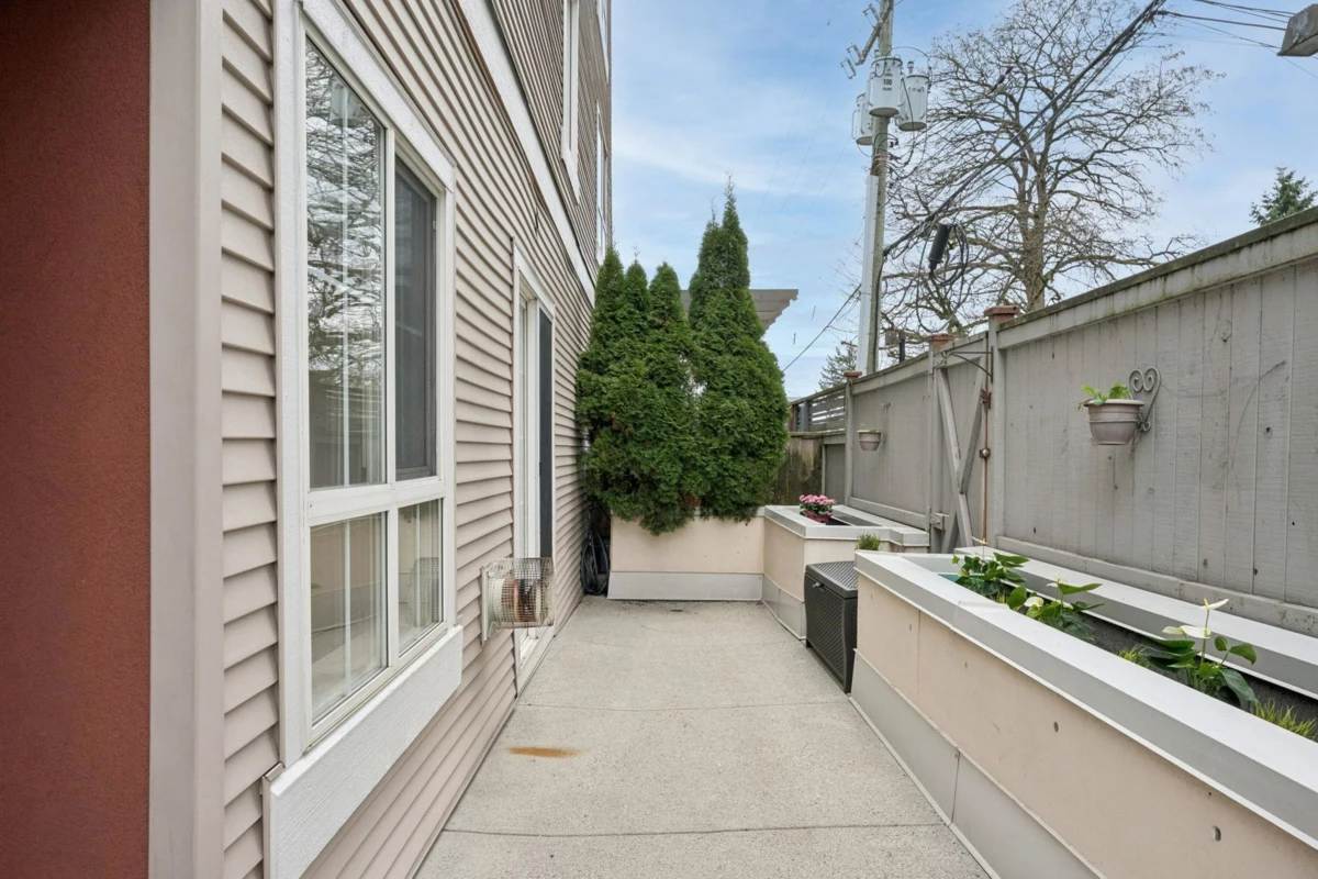 Front Yard Photo of 1985 Dunbar Street, Vancouver, BC
