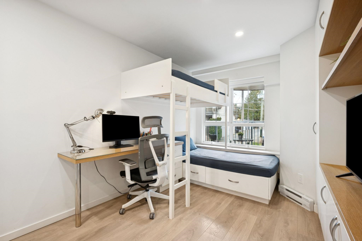 Hallway Photo of 1985 Dunbar Street, Vancouver, BC