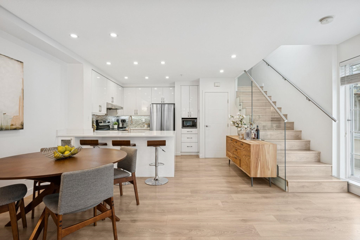 Kitchen Photo of 1985 Dunbar Street, Vancouver, BC