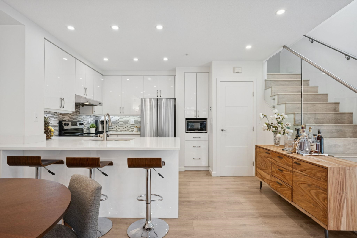 Primary Bathroom Photo of 1985 Dunbar Street, Vancouver, BC