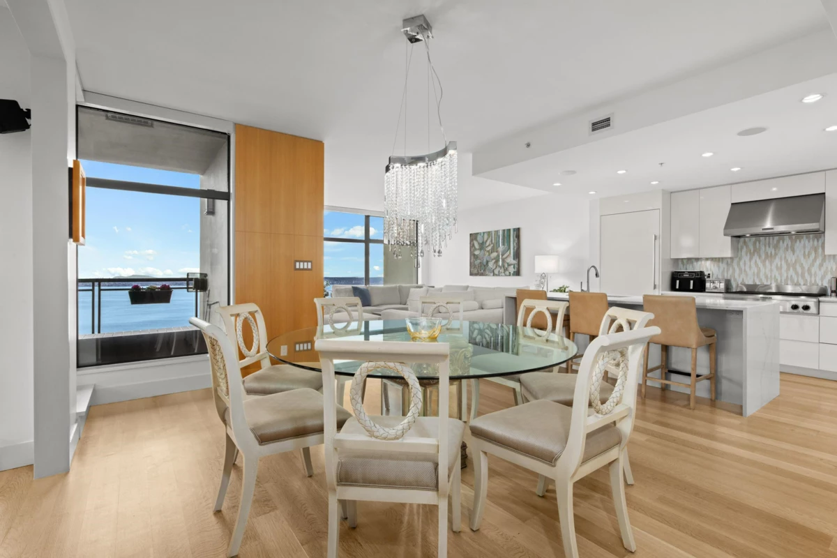 Breakfast Nook Photo of 1001 3315 Cypress Place, West Vancouver, BC