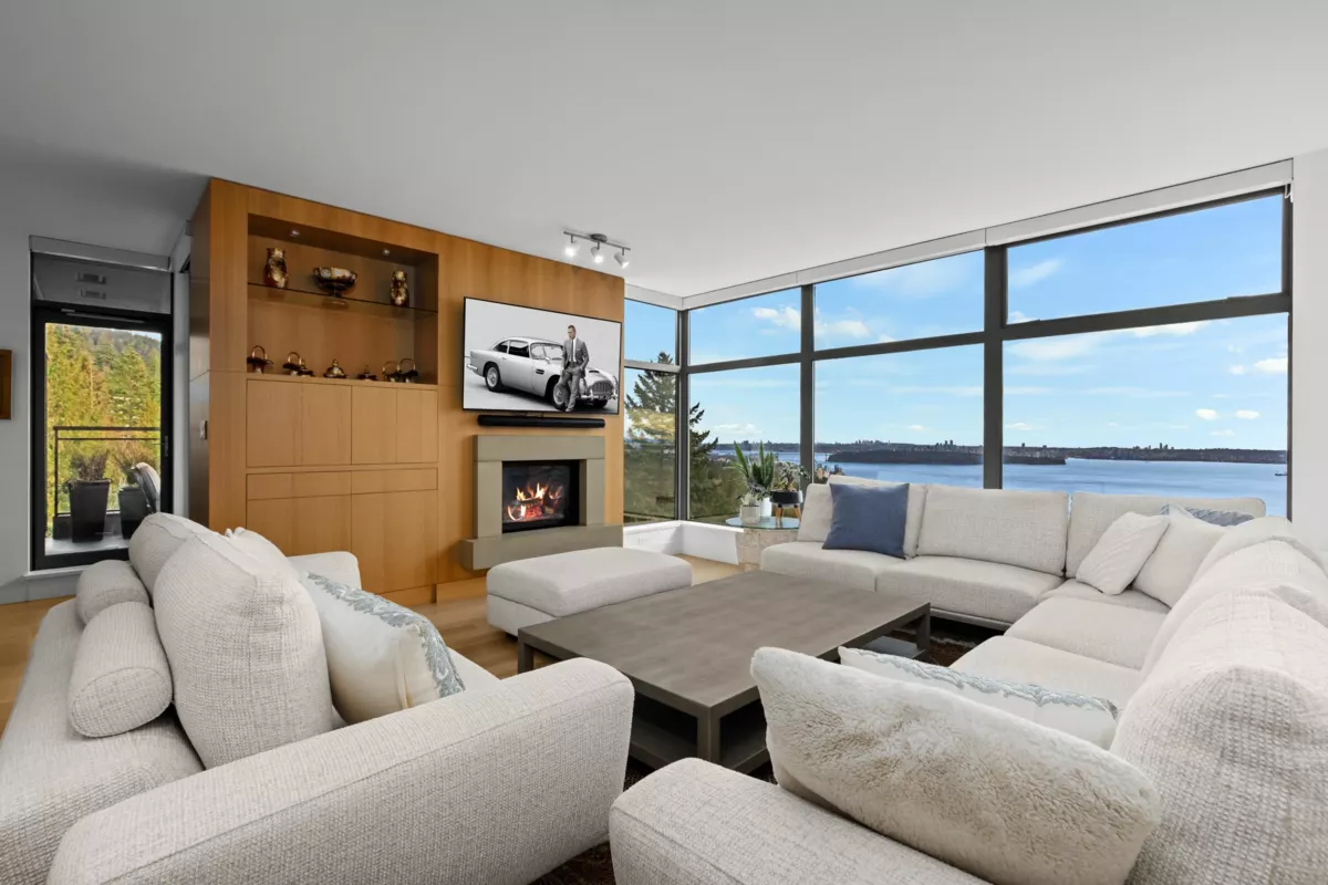 Family Room Photo of 1001 3315 Cypress Place, West Vancouver, BC