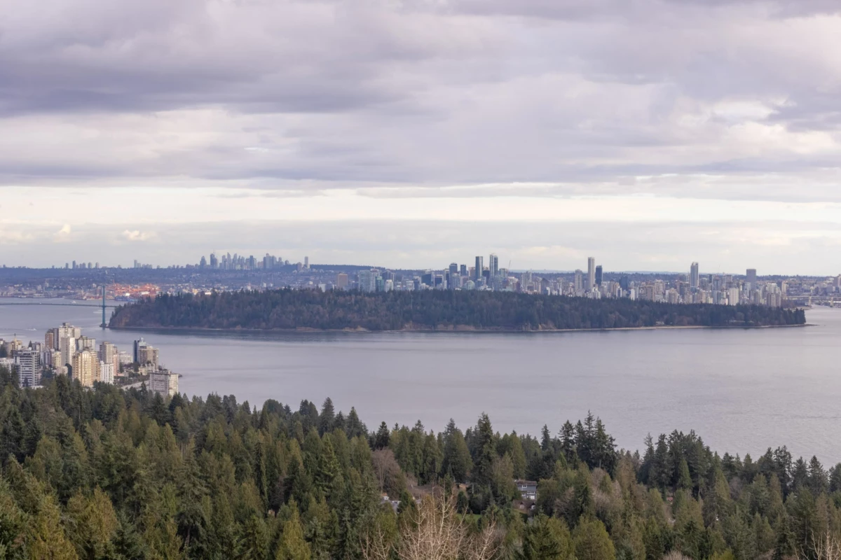 Fitness Center Photo Near 1001 3315 Cypress Place, West Vancouver, BC