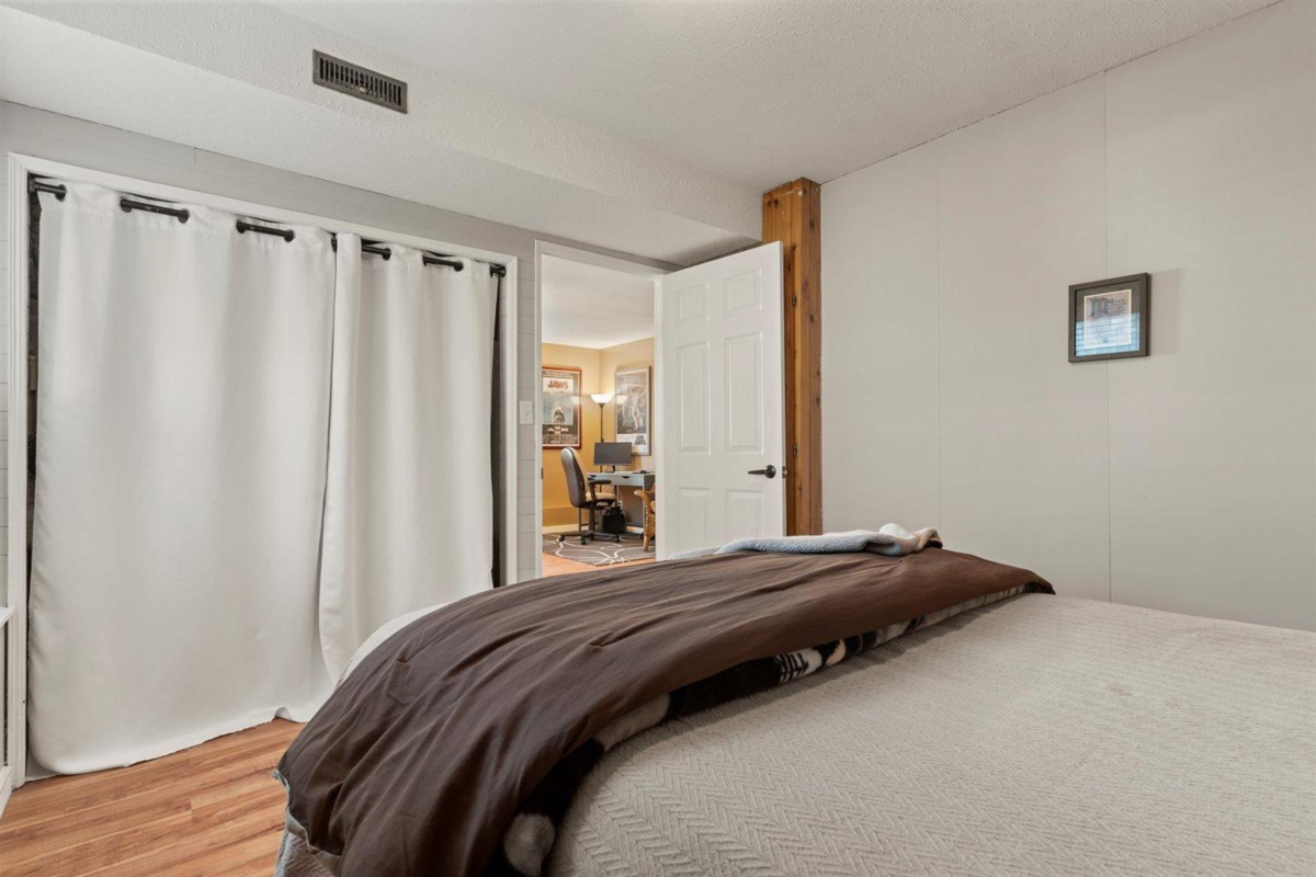 Backyard Photo of 2419 Cameron Crescent, Abbotsford, BC