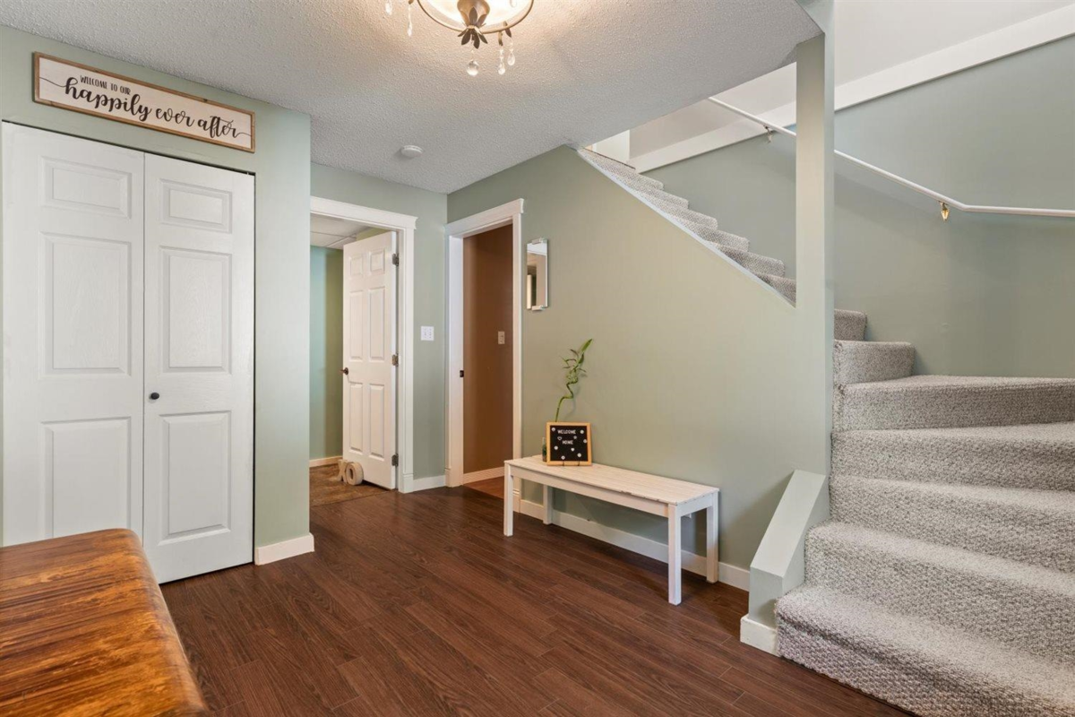 Hallway Photo of 2419 Cameron Crescent, Abbotsford, BC