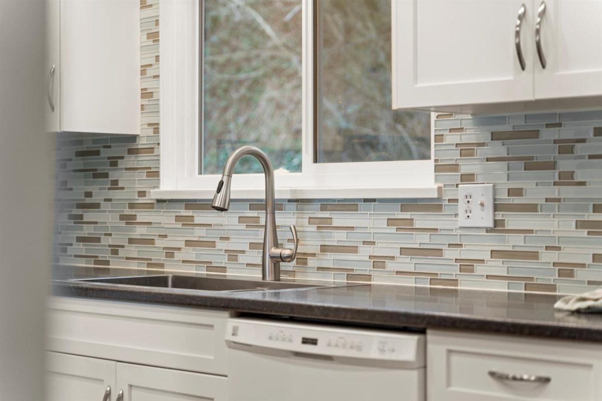 Primary Bathroom Photo of 2419 Cameron Crescent, Abbotsford, BC