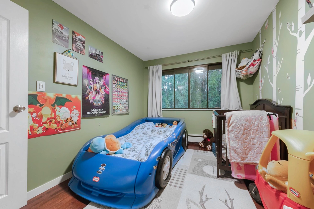 Walk-In Closet Photo of 326 9101 Horne Street, Burnaby, BC