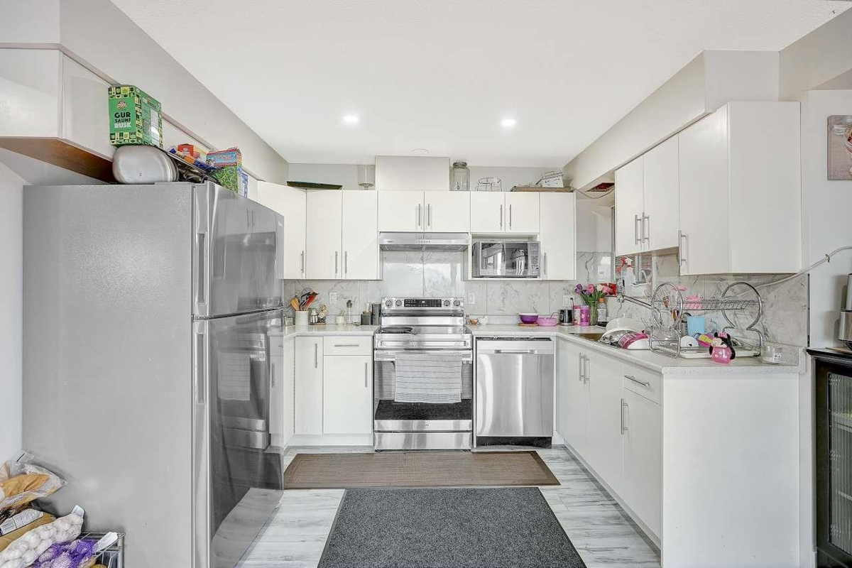 Dining Area Photo of 11455 139a Street, Surrey, BC