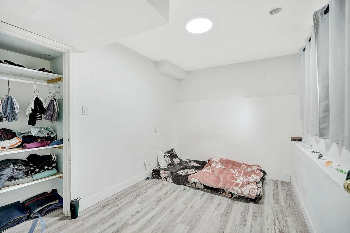 Entry Foyer Photo of 11455 139a Street, Surrey, BC