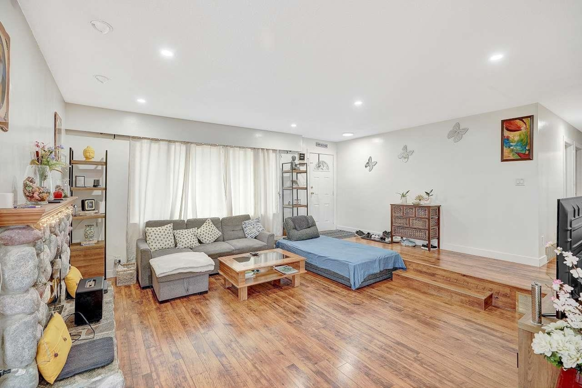 Living Room Photo of 11455 139a Street, Surrey, BC