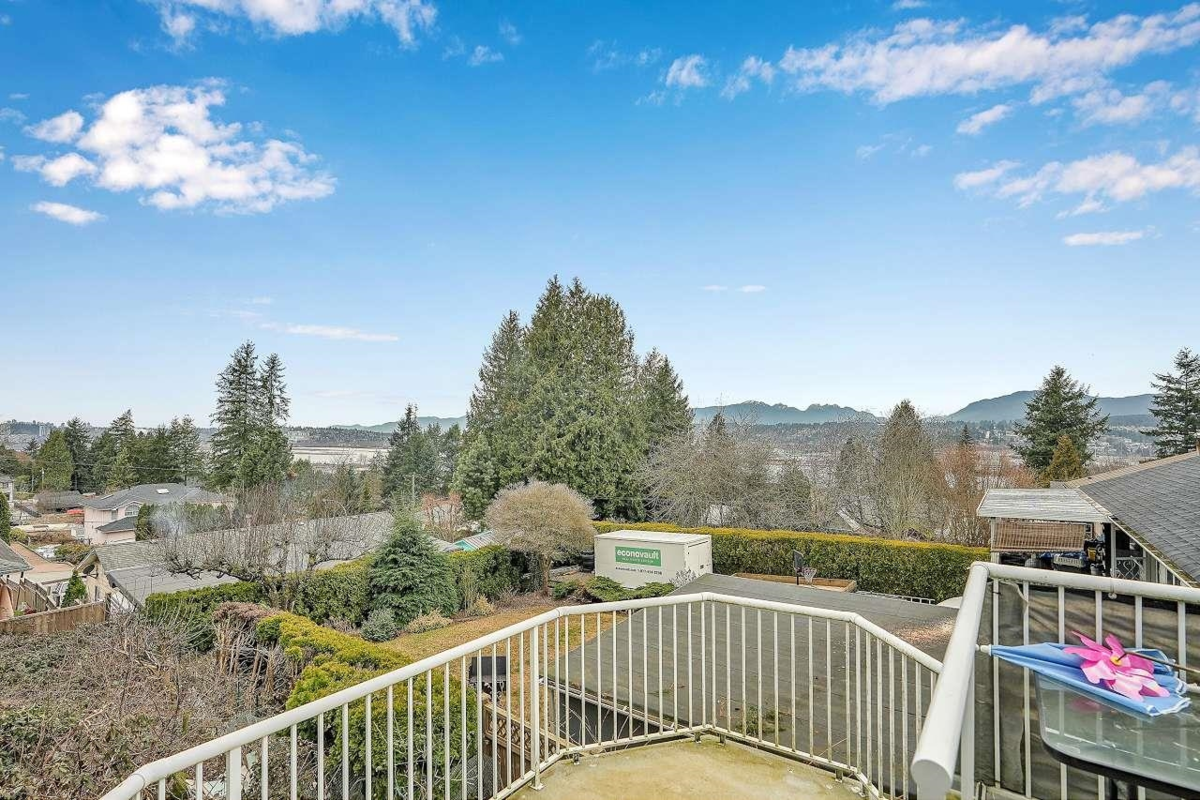 Swimming Pool Photo of 11455 139a Street, Surrey, BC
