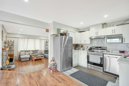 Kitchen Photo of 11455 139a Street, Surrey, BC