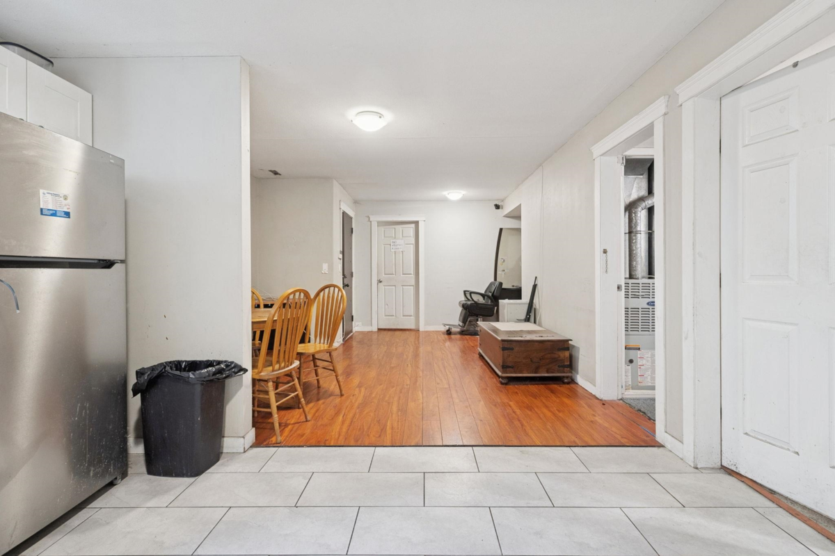 Hallway Photo of 6740 150a Street, Surrey, BC