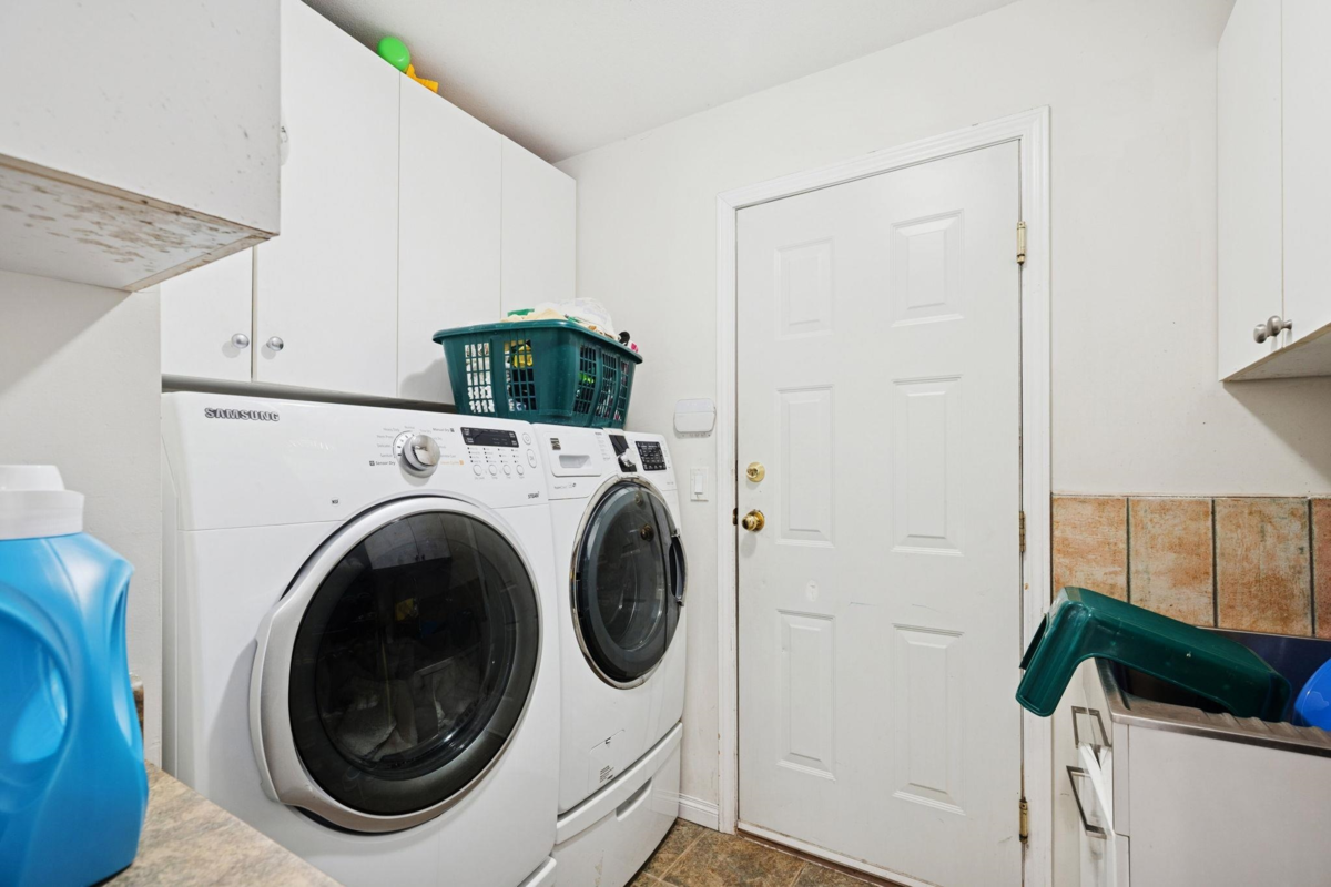 Laundry Room Photo of 6740 150a Street, Surrey, BC