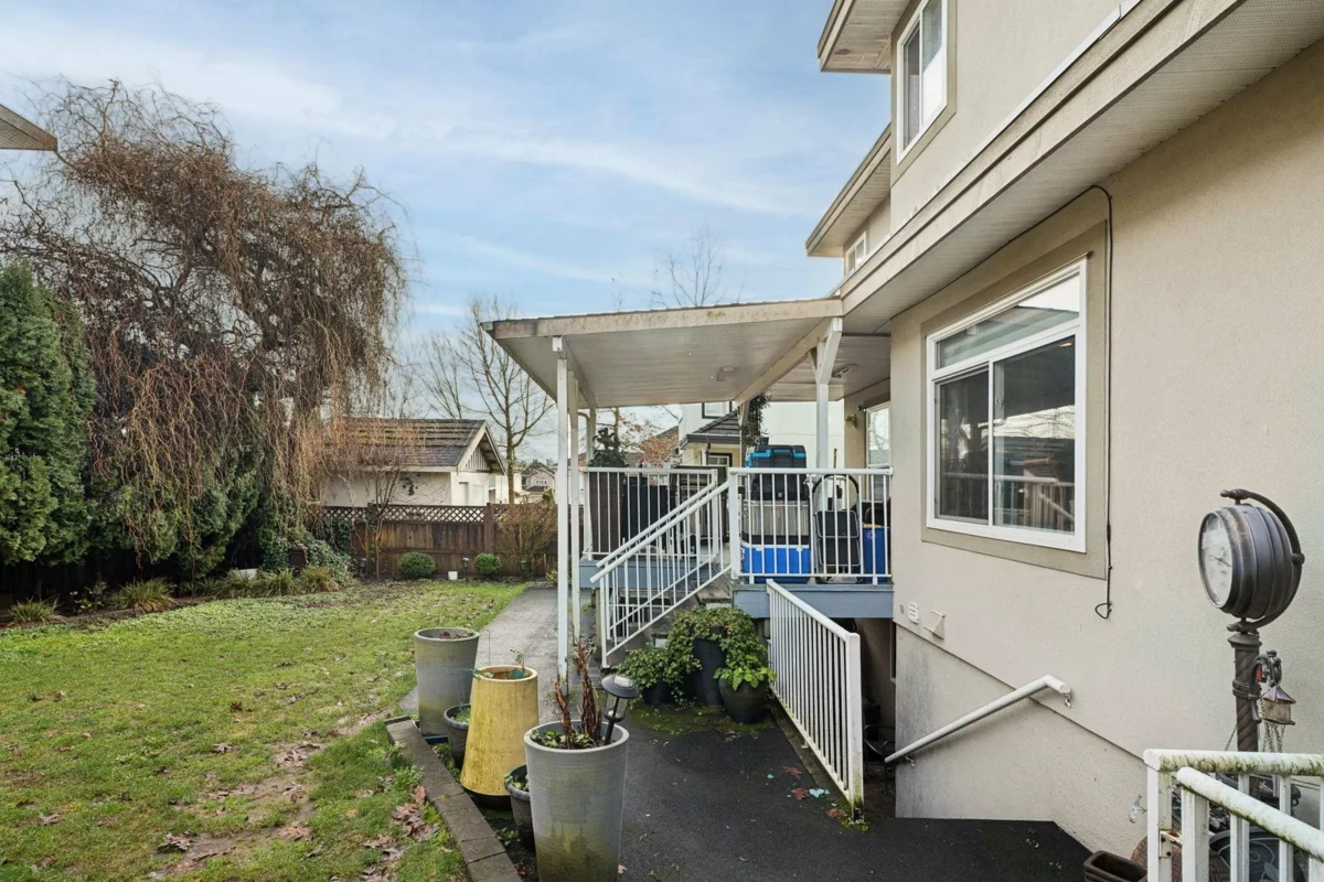 Swimming Pool Photo of 6740 150a Street, Surrey, BC