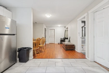 Hallway Photo of 6740 150a Street, Surrey, BC