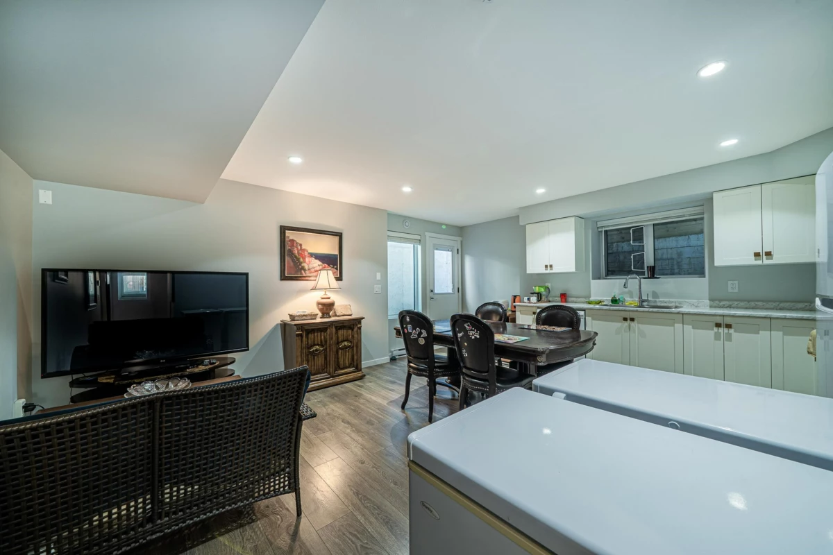 Powder Room Photo of 2112 166 Street, Surrey, BC