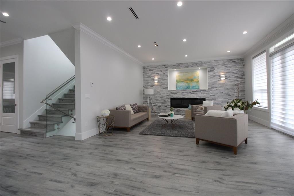 Breakfast Nook Photo of 16668 31b Avenue, Surrey, BC