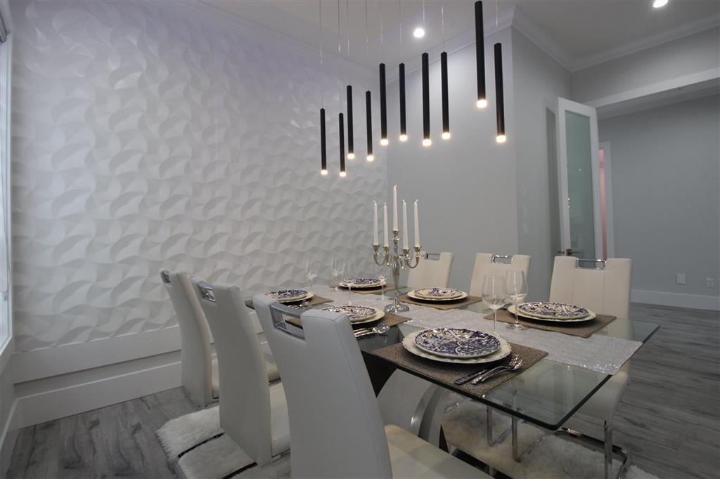 Living Room Photo of 16668 31b Avenue, Surrey, BC