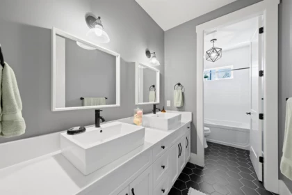 Guest Bathroom Photo of 7019 264 Street, Langley, BC