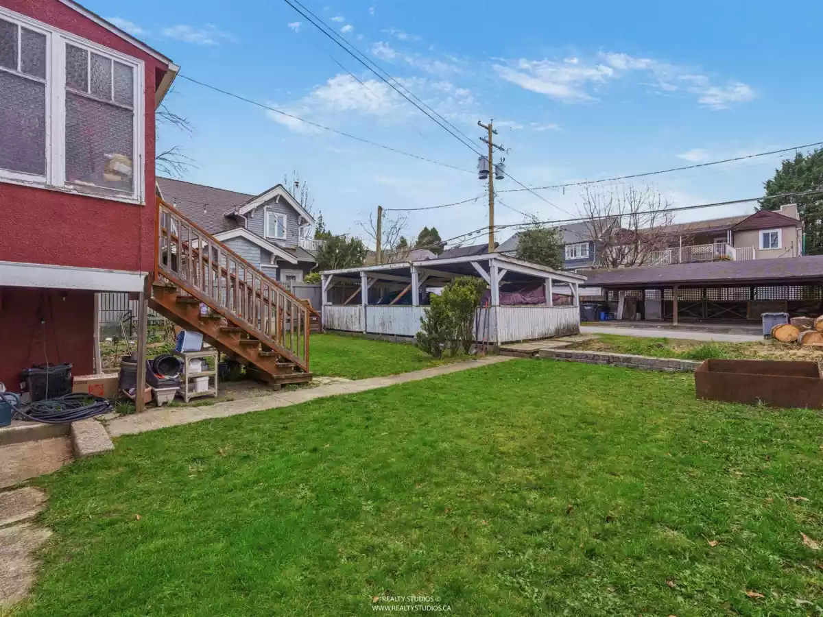 Aerial View of 354 W 15th Avenue, Vancouver, BC