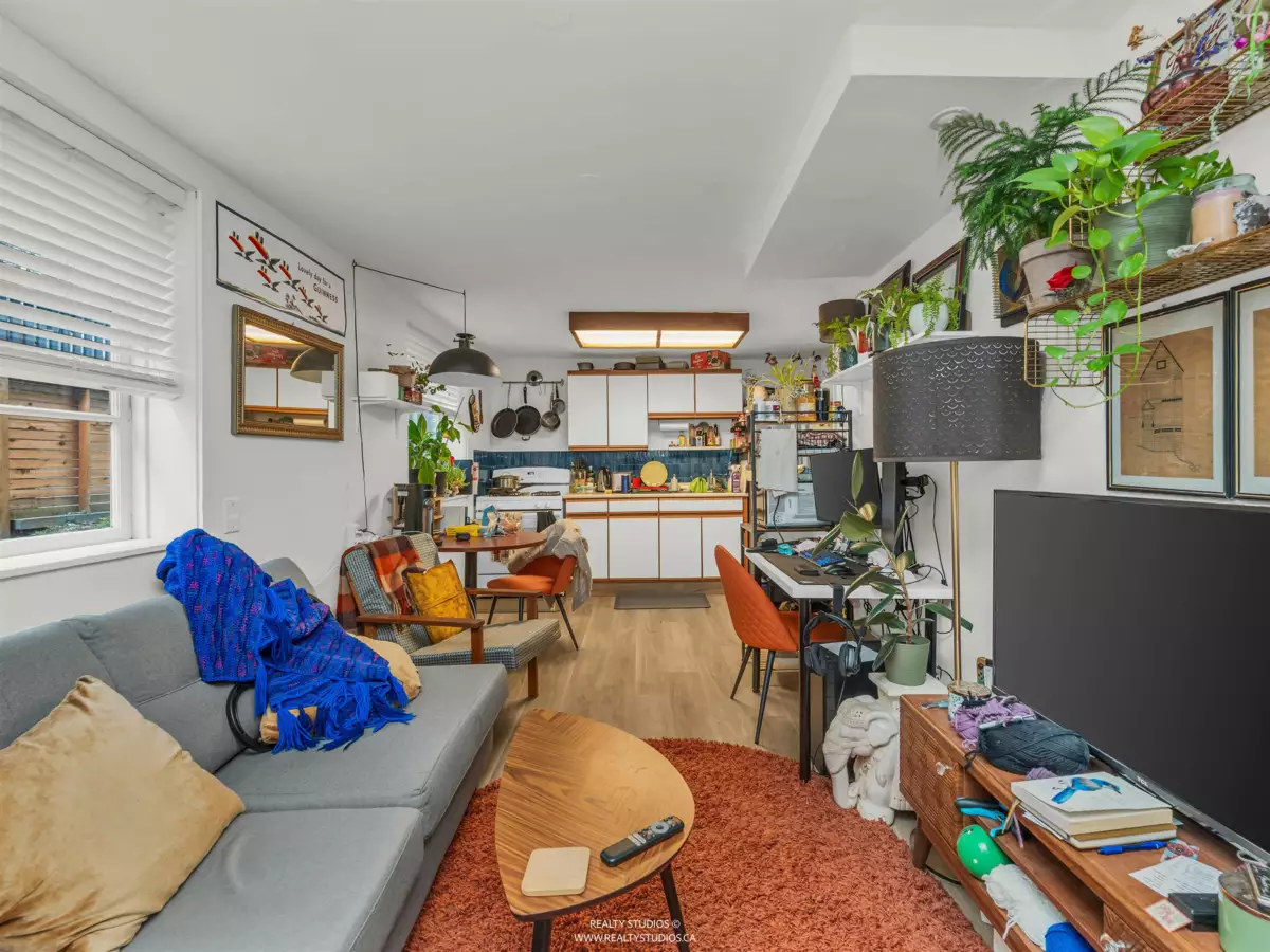 Backyard Photo of 354 W 15th Avenue, Vancouver, BC