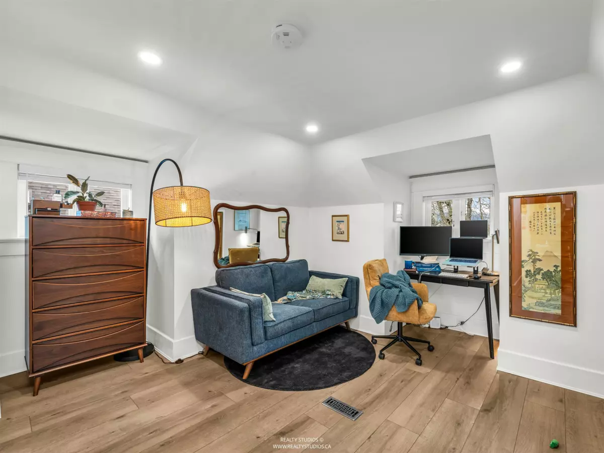 Bedroom 3 Photo of 354 W 15th Avenue, Vancouver, BC