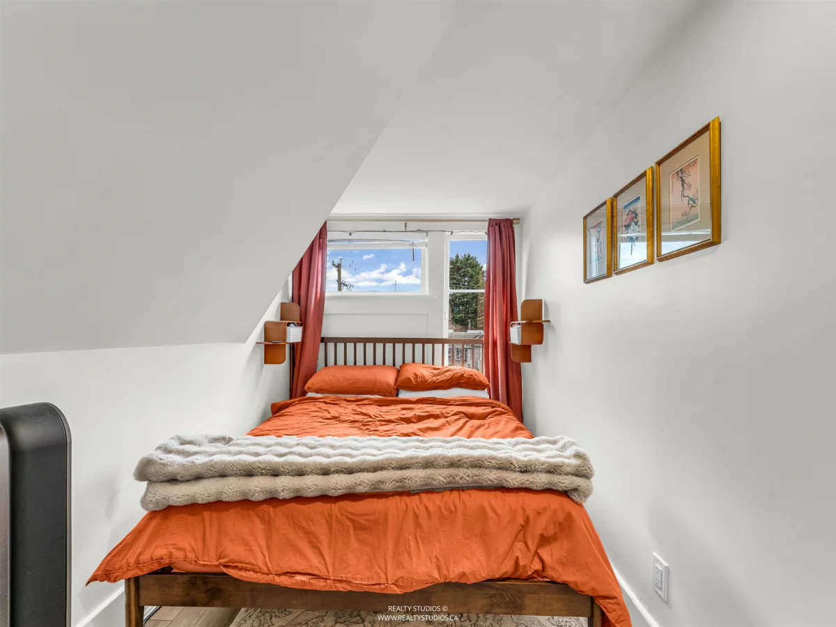 Bedroom 4 Photo of 354 W 15th Avenue, Vancouver, BC