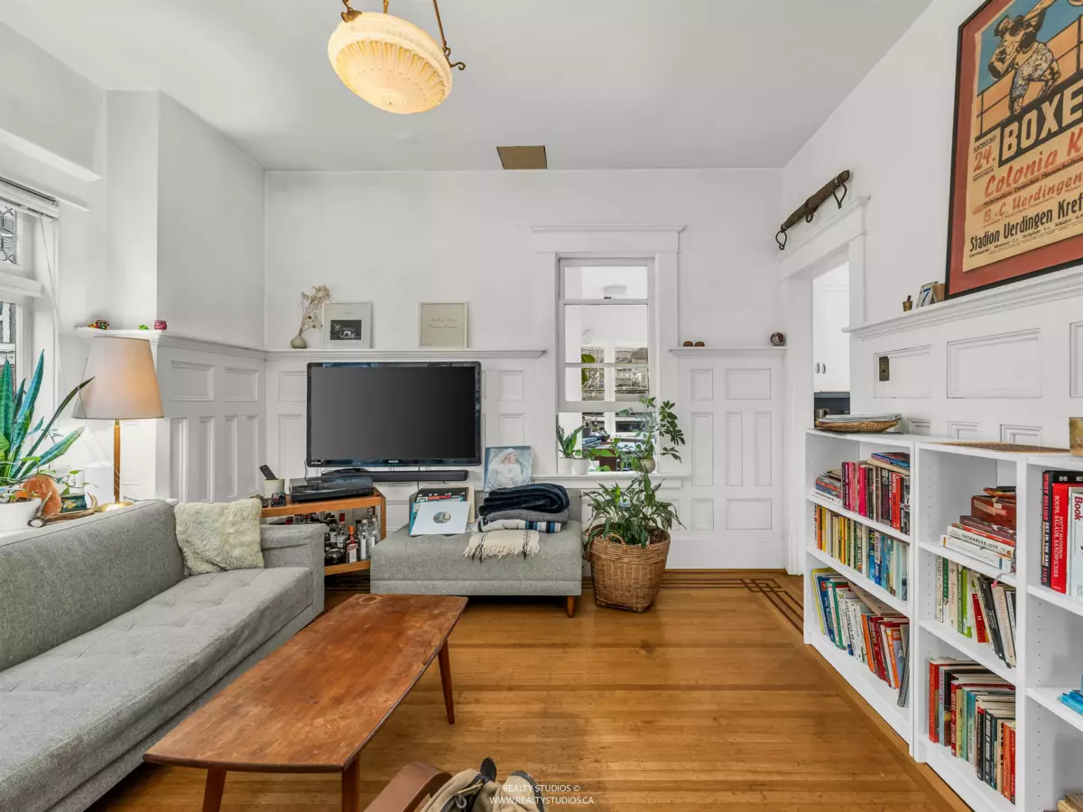 Mudroom Photo of 354 W 15th Avenue, Vancouver, BC