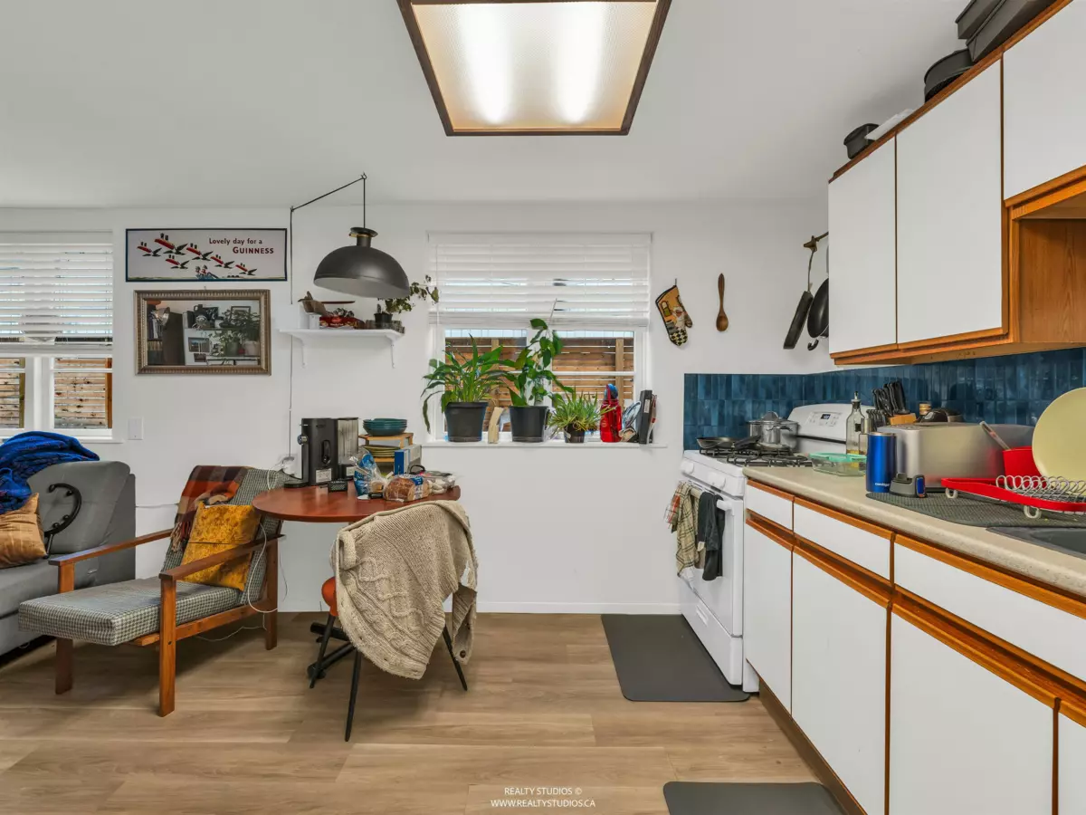 Outdoor Deck Photo of 354 W 15th Avenue, Vancouver, BC