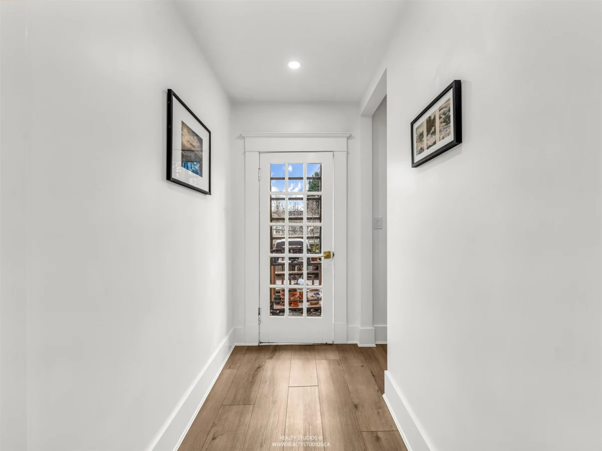 Primary Bathroom Photo of 354 W 15th Avenue, Vancouver, BC