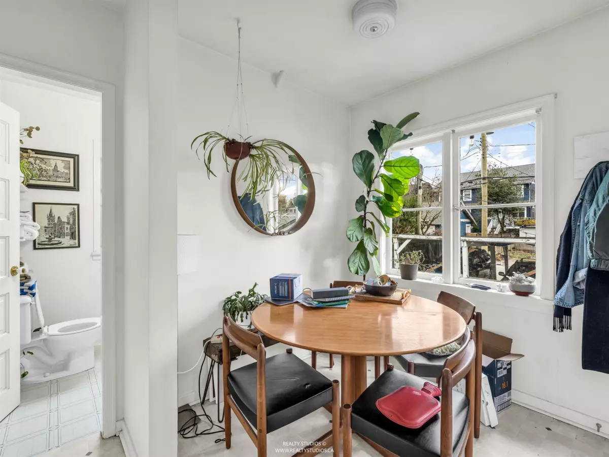 Staircase Photo of 354 W 15th Avenue, Vancouver, BC