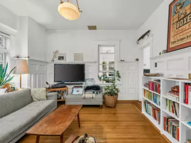 Mudroom Photo of 354 W 15th Avenue, Vancouver, BC