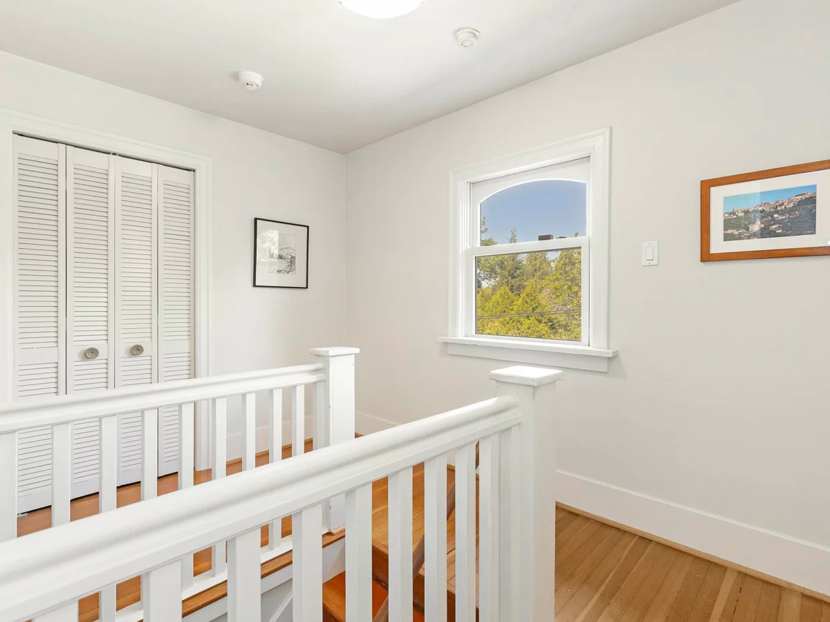 Entry Foyer Photo of 4269 W 13th Avenue, Vancouver, BC