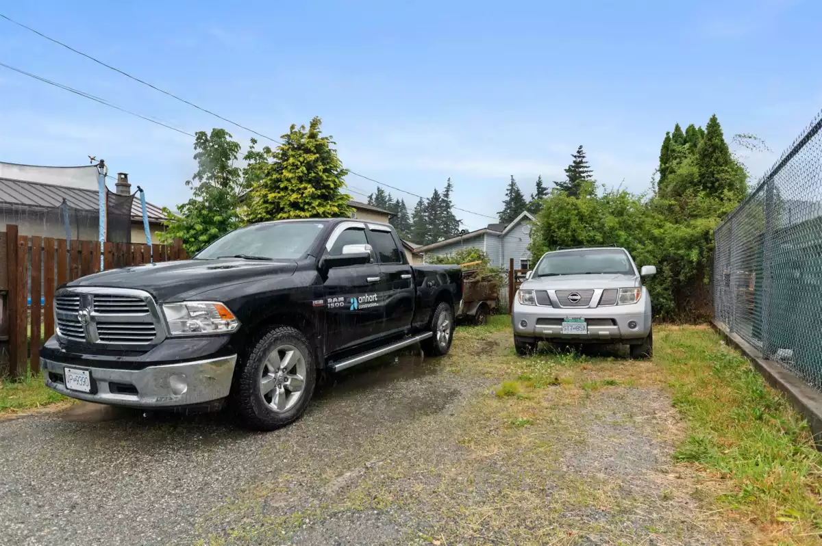 Backyard Photo of 564 Wallace Street, Hope, BC