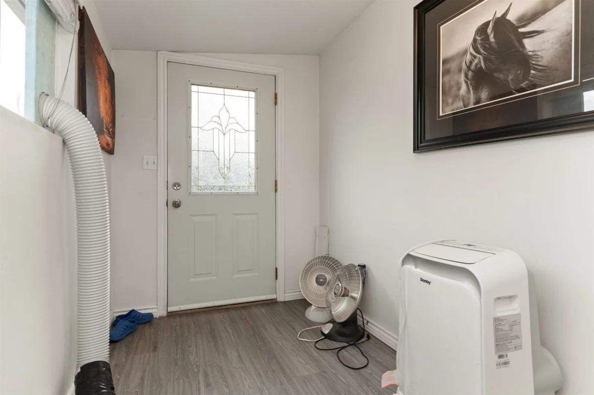 Basement Recreation Room Photo of 564 Wallace Street, Hope, BC